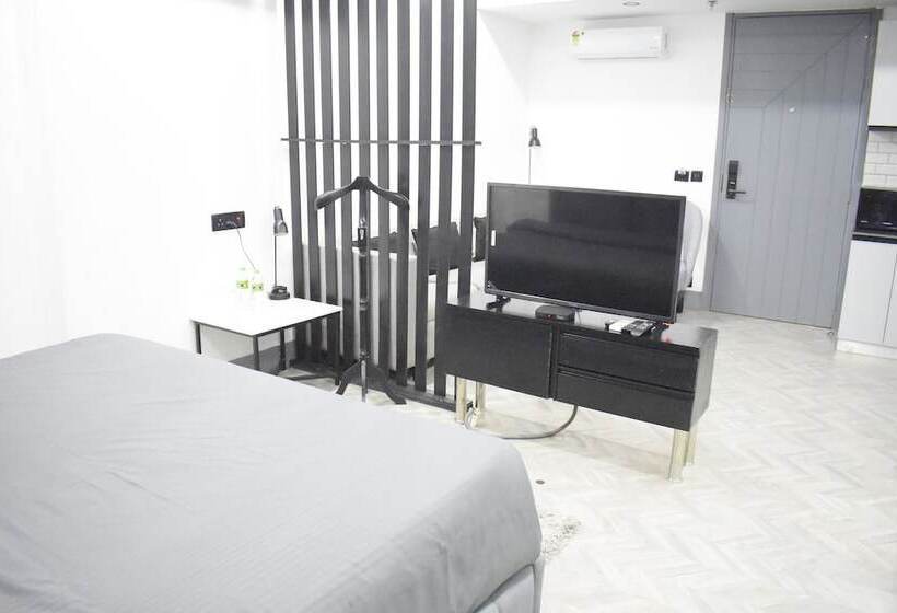 Bedchambers Serviced Apartment   Mg Road