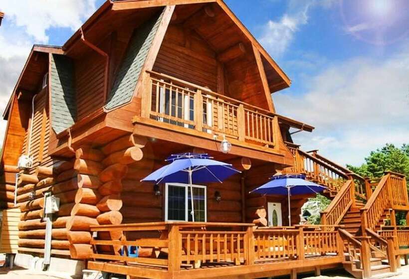 Boryeong Dalbitjeongwon Pension