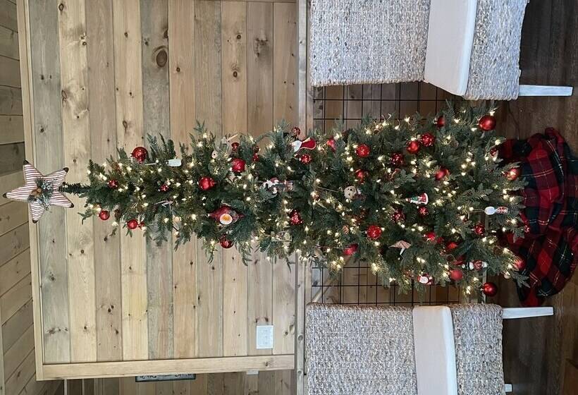 Brand New Freedom Cabin With Large Deck By Redawning