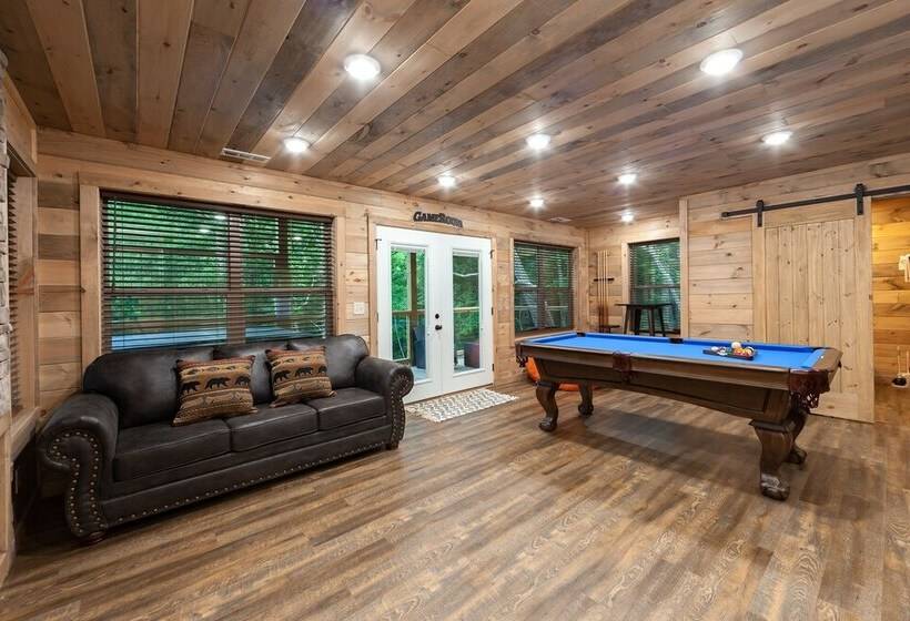 Brand New Freedom Cabin With Large Deck By Redawning