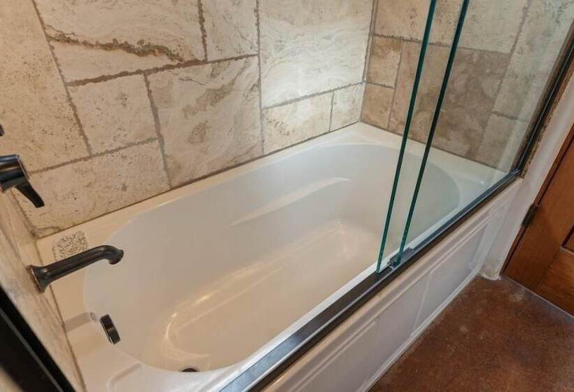 Carmel   Elegant East Side Adobe With Kiva Fireplace, Walk To Canyon Rd And The Plaza