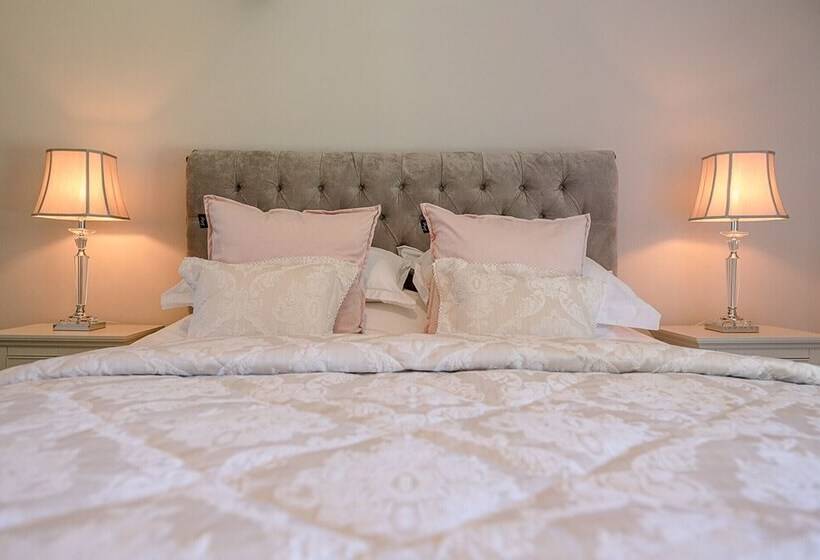 Chapel Cottage, Pond Hall Farm, Hadleigh