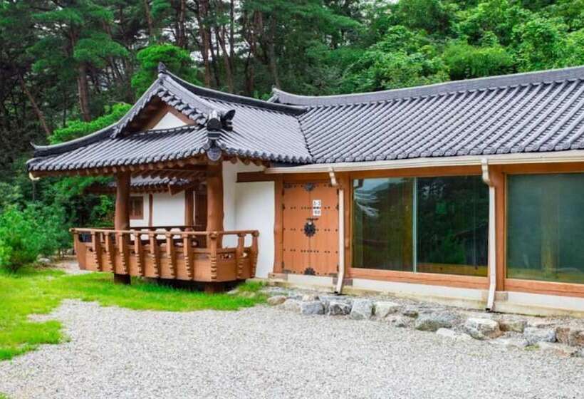 Chungju Solnaeeum Hanok Pension