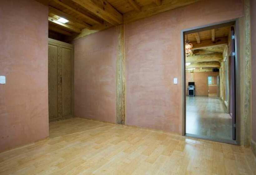 Chungju Solnaeeum Hanok Pension