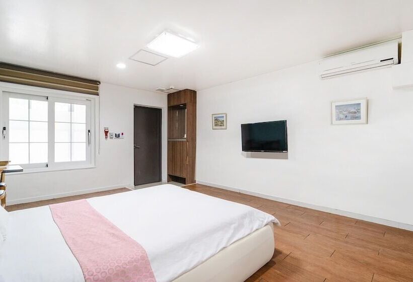 Daecheon Swiss Chalet Spa Pension