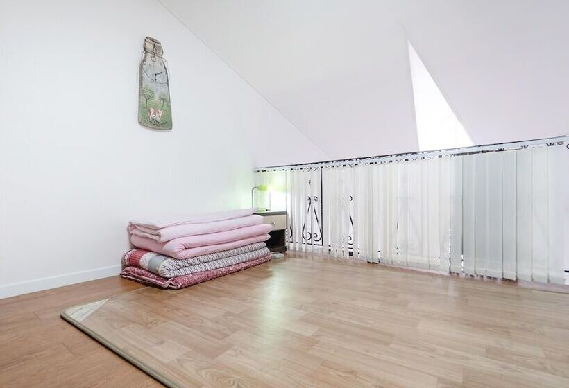 Daecheon Swiss Chalet Spa Pension