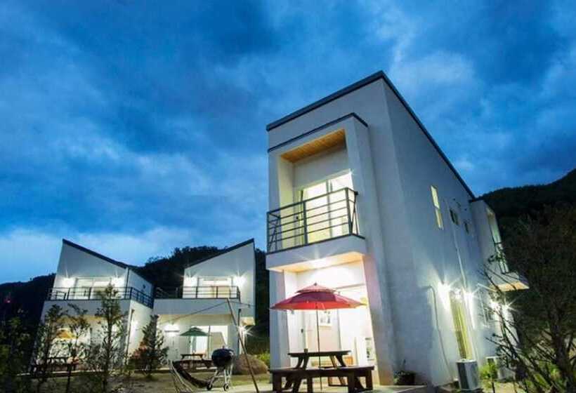 Danyang Sobaeksanganeungil Pension