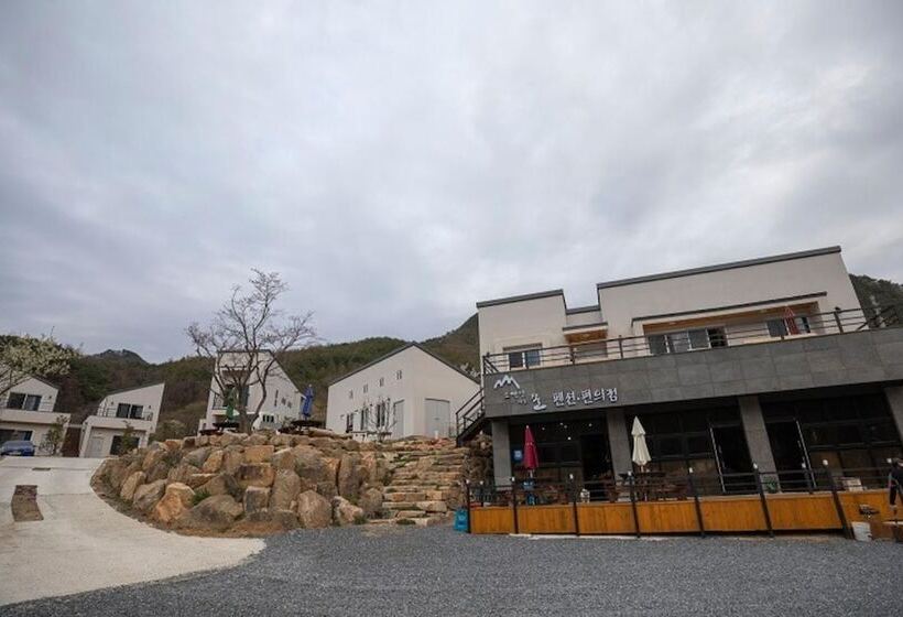 Danyang Sobaeksanganeungil Pension