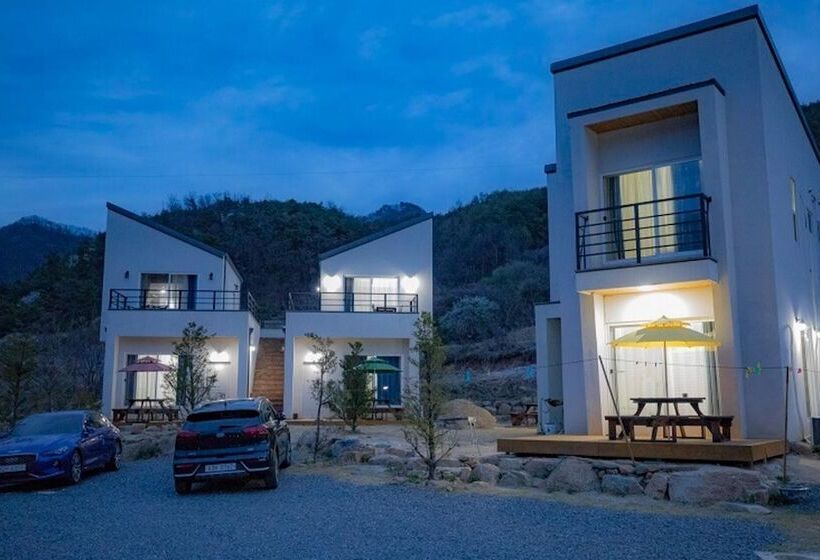 Danyang Sobaeksanganeungil Pension