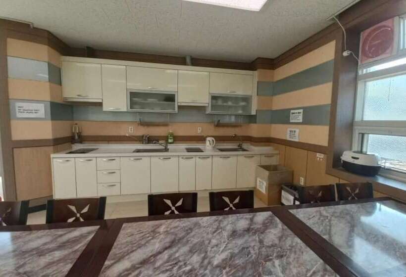 Danyang Three Nests Stay Pension