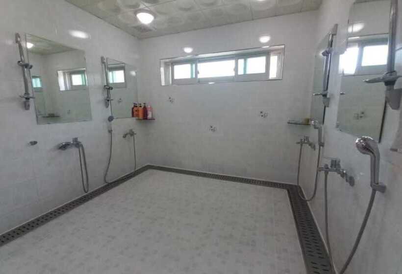 Danyang Three Nests Stay Pension