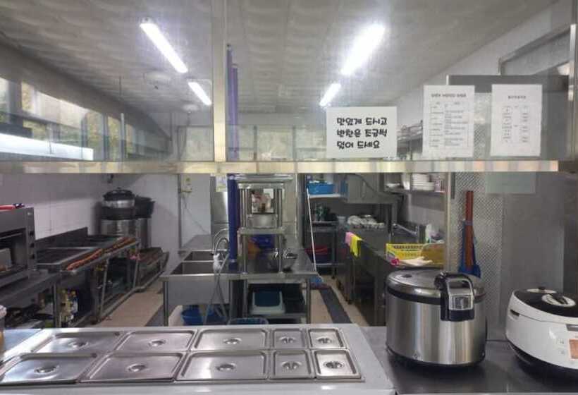 Danyang Three Nests Stay Pension