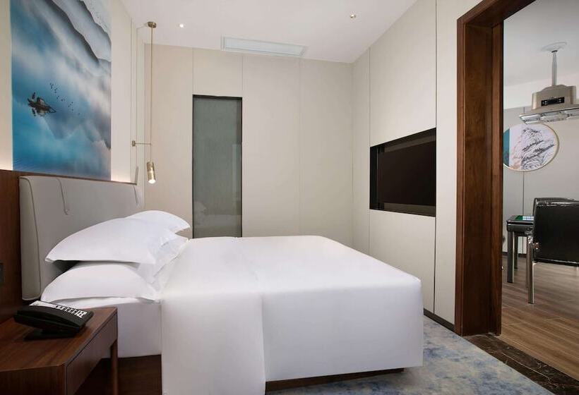 Days Hotel By Wyndham Changsha South