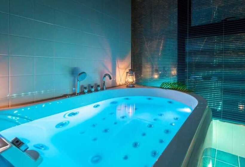 Gapyeong 4u Poolvilla & Spa Pension