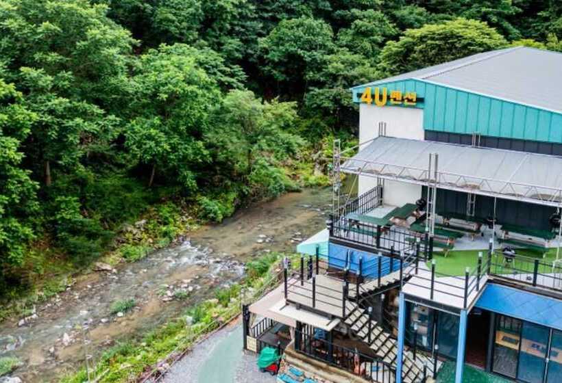Gapyeong 4u Poolvilla & Spa Pension