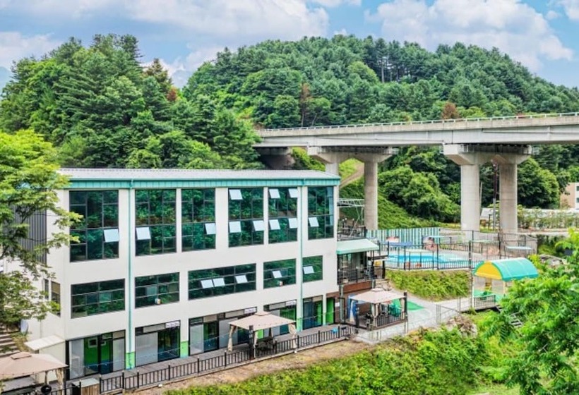 Gapyeong 4u Poolvilla & Spa Pension