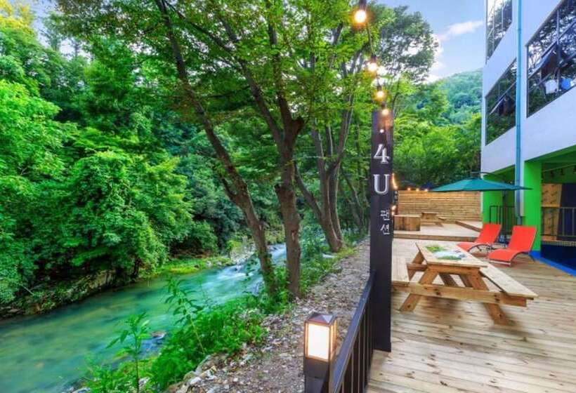 Gapyeong 4u Poolvilla & Spa Pension