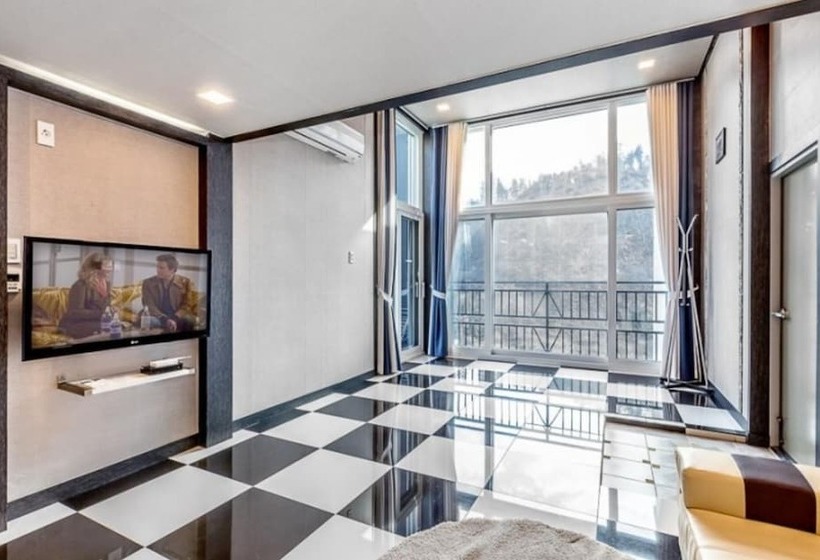 Gapyeong Chagall Spa Pension