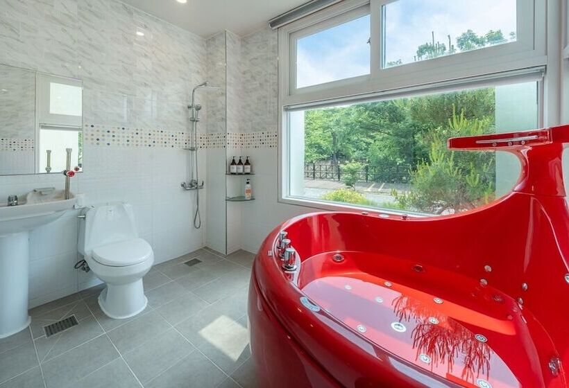 Gapyeong Chagall Spa Pension