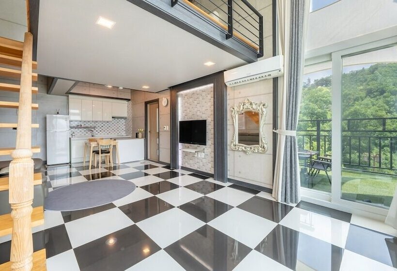 Gapyeong Chagall Spa Pension