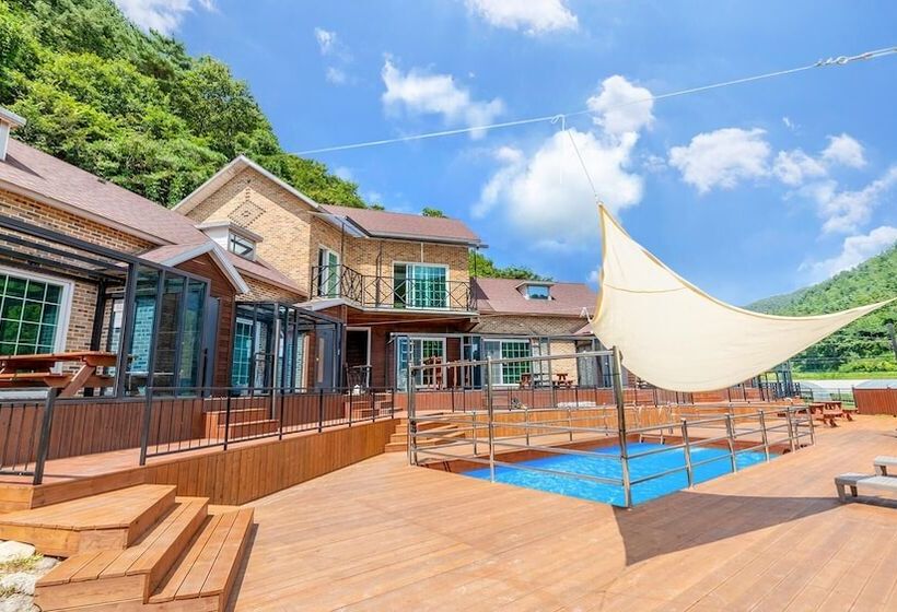 Gapyeong Haneulsup Spa Pension