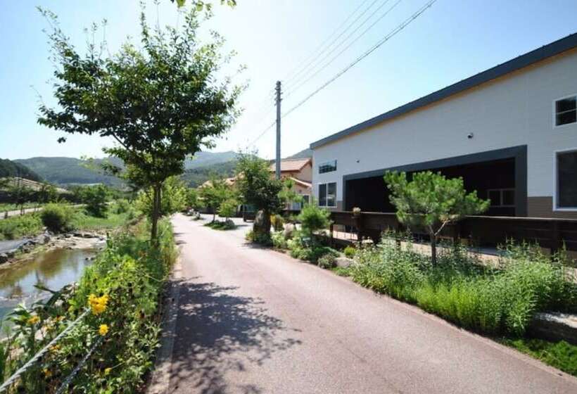 Gapyeong Ailet Glamping Pension