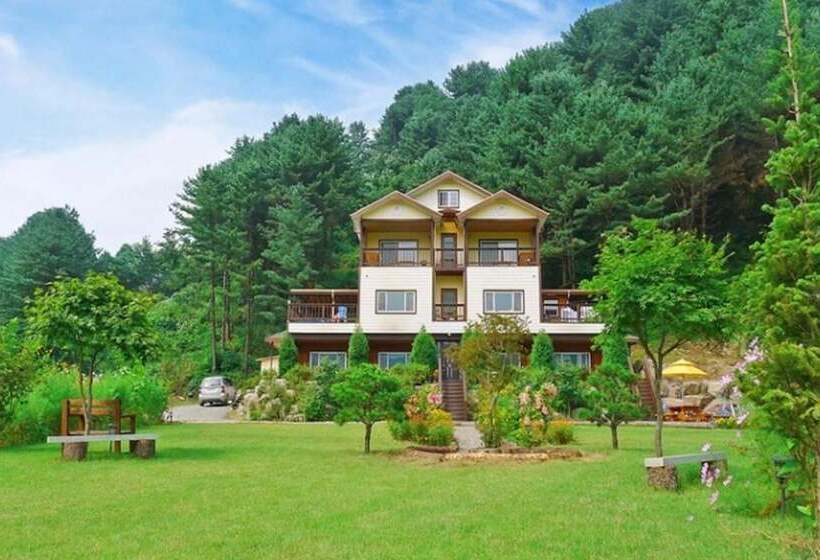 Gapyeong Yeowoobyeol Pension