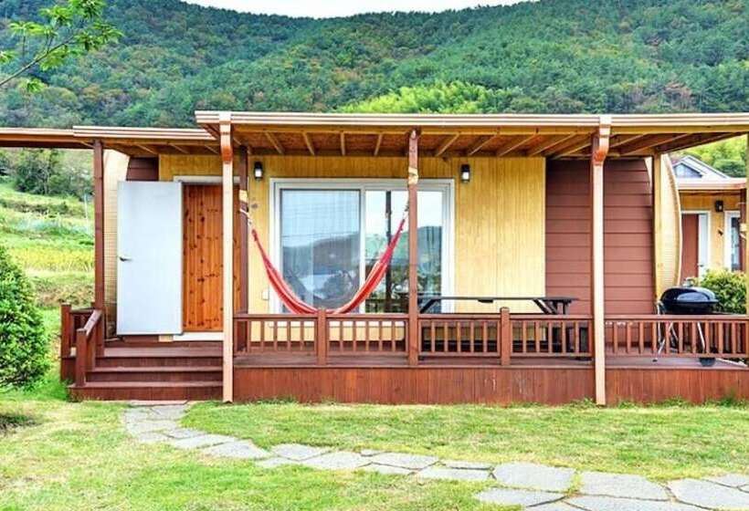 Geoje Jeongdeulgo Pension