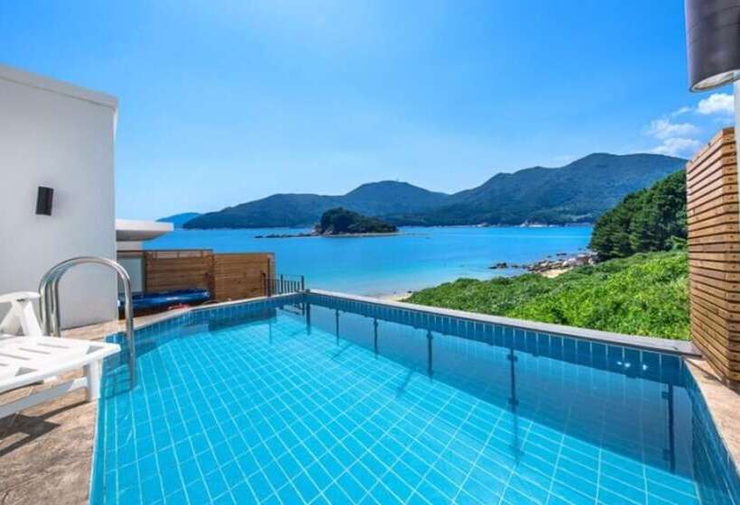 Geojedo Blue Hill Pension