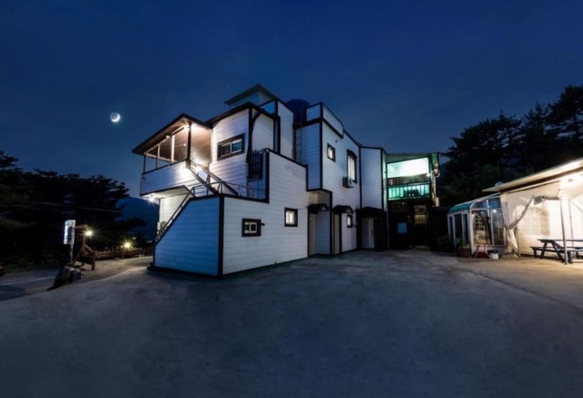 Geojedo Nulpureun Pension