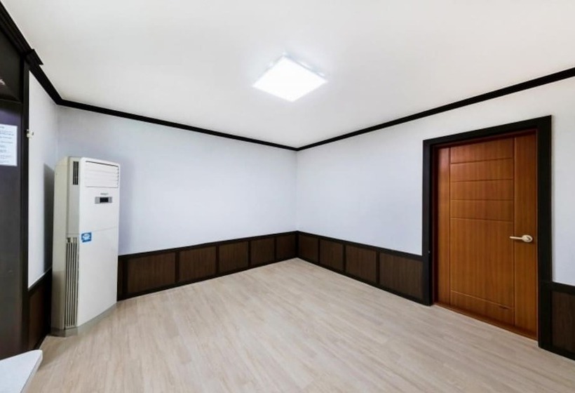 Geojedo Nulpureun Pension