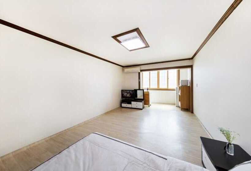 Geojedo Nulpureun Pension