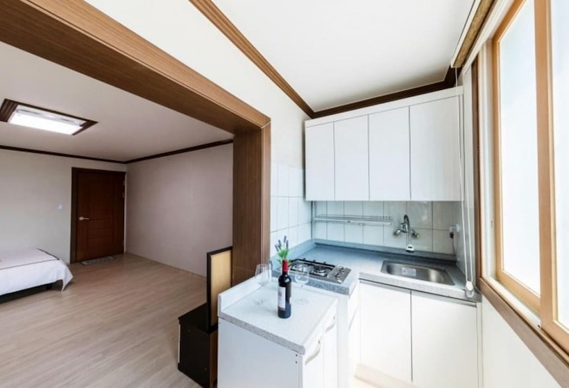 Geojedo Nulpureun Pension