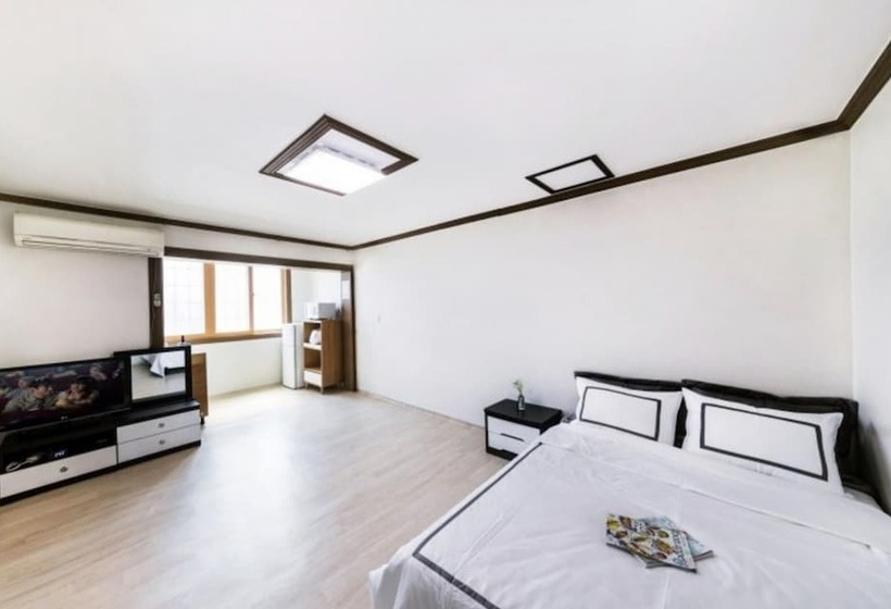 Geojedo Nulpureun Pension