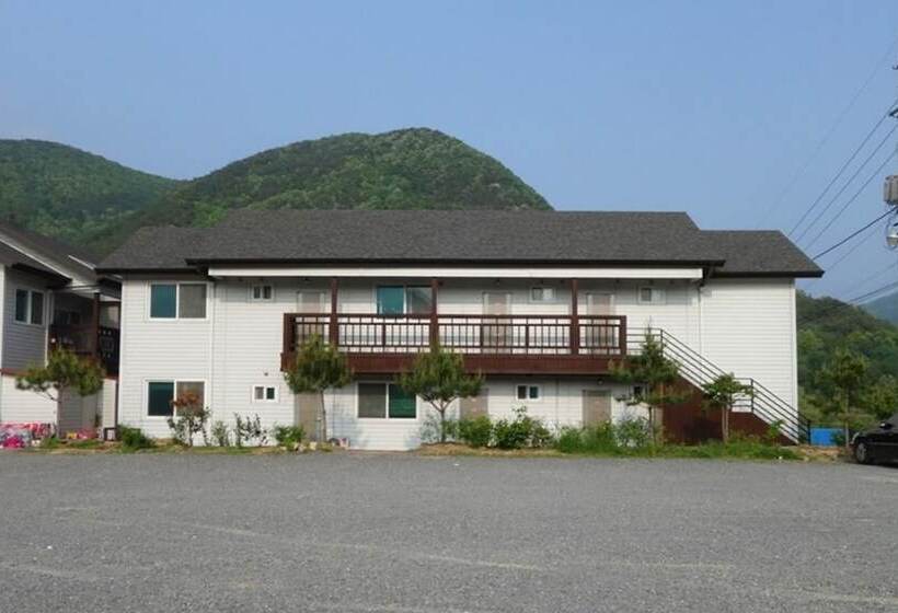 Goesan Byeolbit Pension