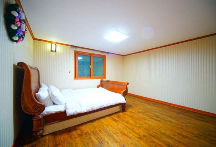 Goesan Namusori Pension