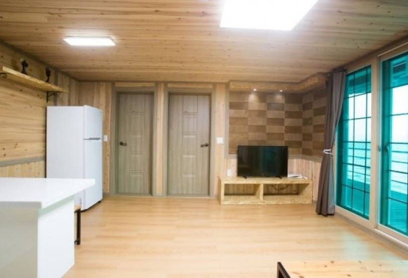 Goheung Sunset House Pension