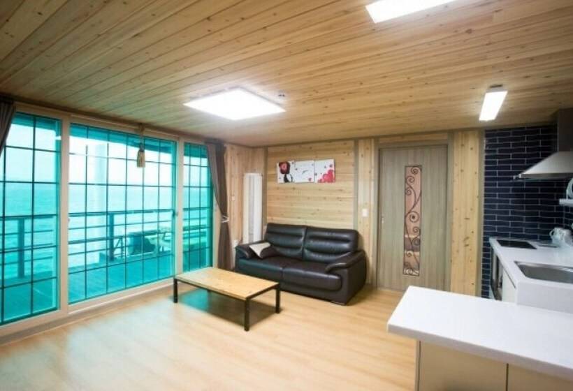 Goheung Sunset House Pension