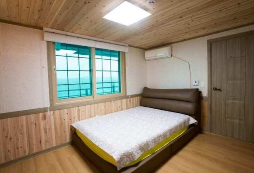 Goheung Sunset House Pension