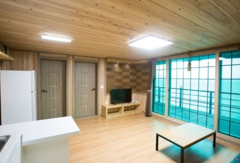 Goheung Sunset House Pension