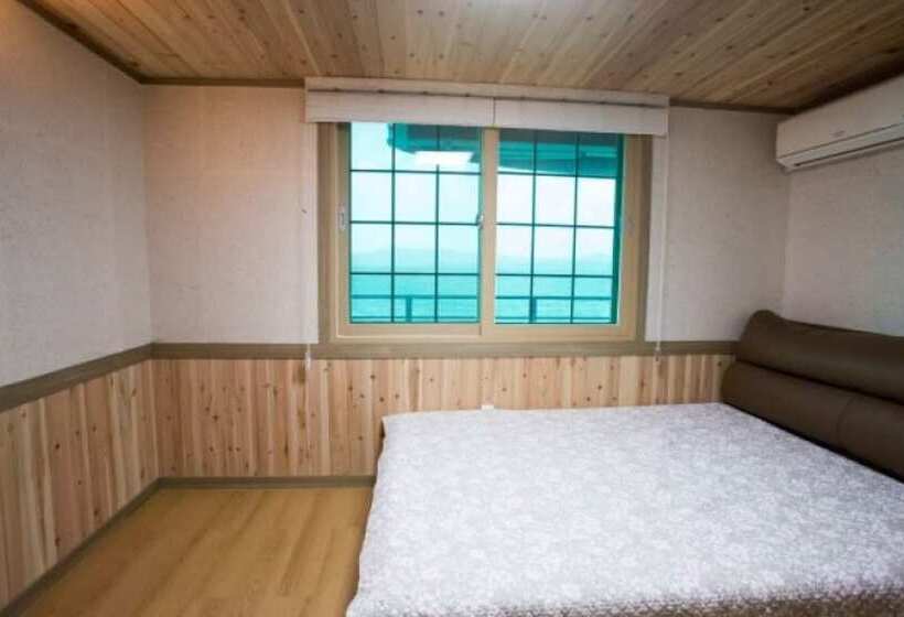 Goheung Sunset House Pension
