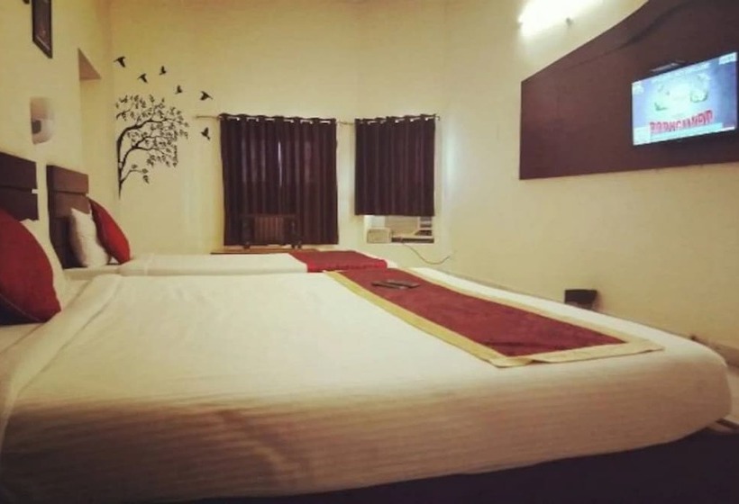 Goroomgo Hotel Baba Sunrise Lucknow