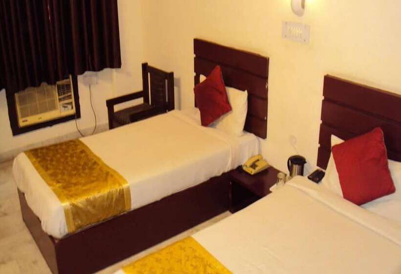 Goroomgo Hotel Baba Sunrise Lucknow