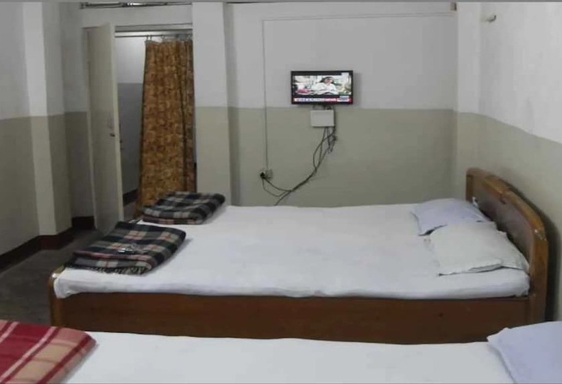 Goroomgo Hotel Manglam Kanpur