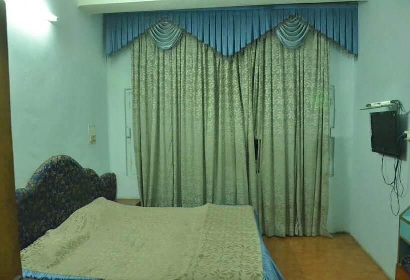 Goroomgo Hotel Manglam Kanpur