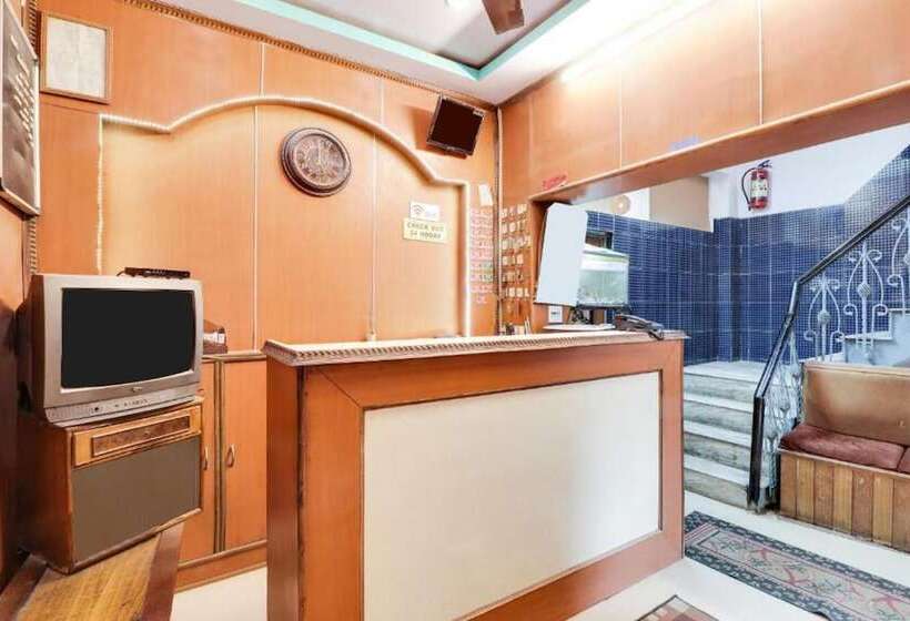 Goroomgo Hotel New Lucknow