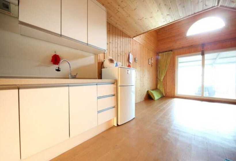 Goseong Family Pension