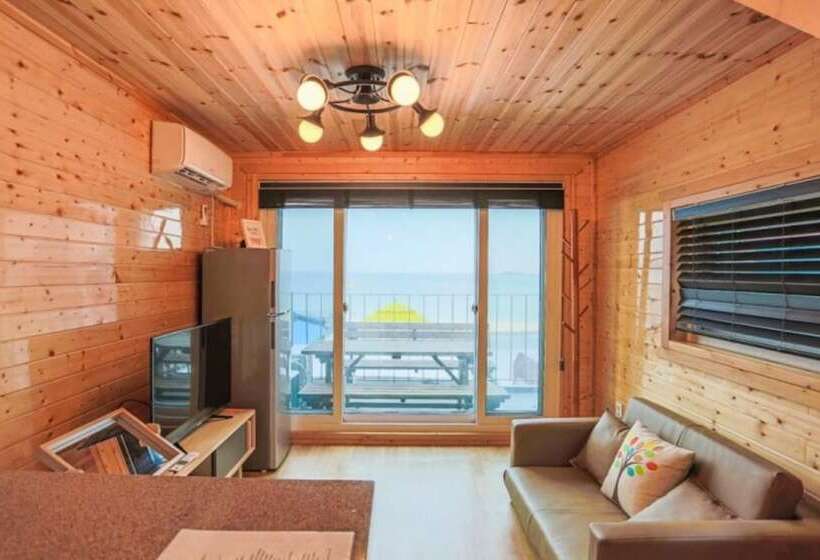 Goseong Hello Sea Caravan Pension