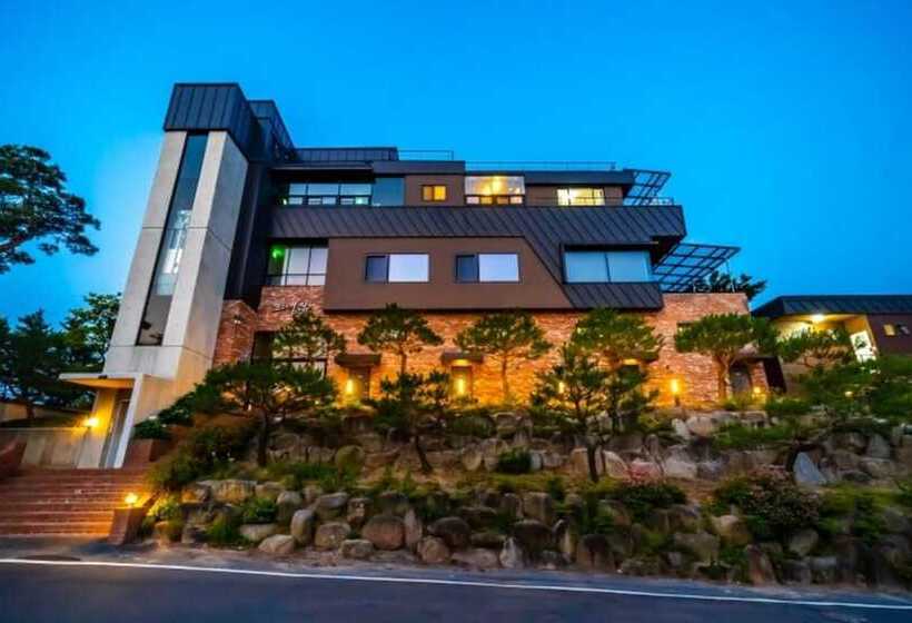 Goseong Morning View Pension