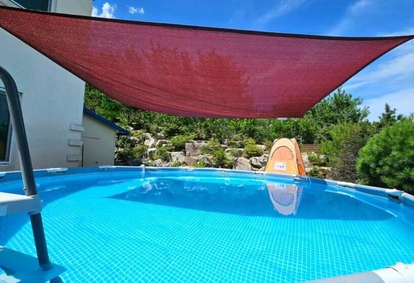 Goseong Rozelle Pension